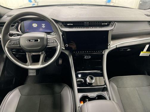 Metallic 2026 Jeep Grand Cherokee L Laredo