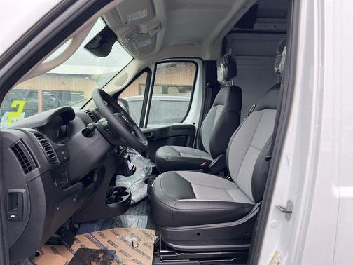 Bright White Clearcoat 2026 RAM ProMaster 2500 High Roof