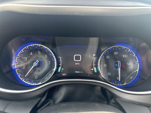 2023 Chrysler Pacifica Touring-L