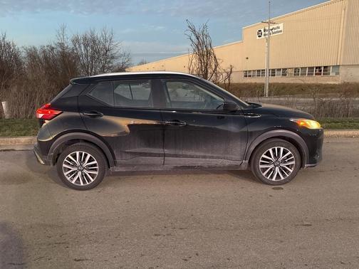 2022 Nissan Kicks SV