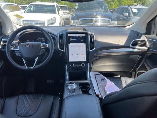 Silver Metallic 2023 Ford Edge Titanium