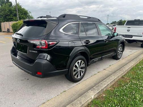 Crystal Black Silica 2023 Subaru Outback Premium