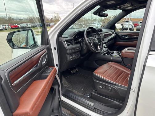 White Frost Tri-Coat 2023 GMC Yukon Denali Ultimate