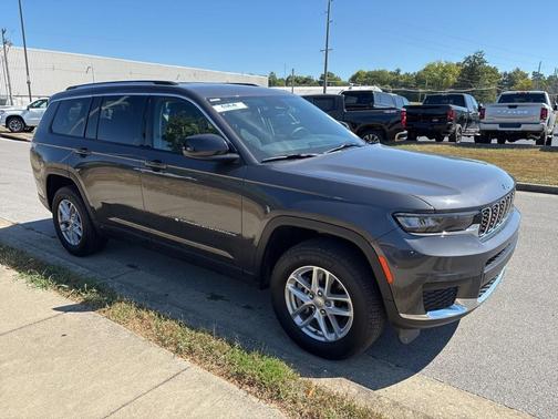 2022 Jeep Grand Cherokee L Laredo