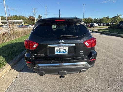 2018 Nissan Pathfinder SL