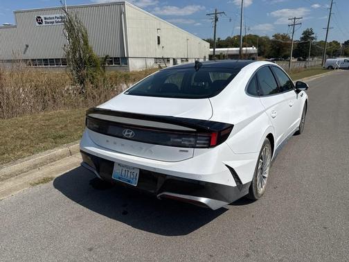 2025 Hyundai SONATA Hybrid Limited
