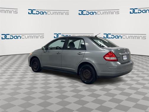 2010 Nissan Versa 1.8 S