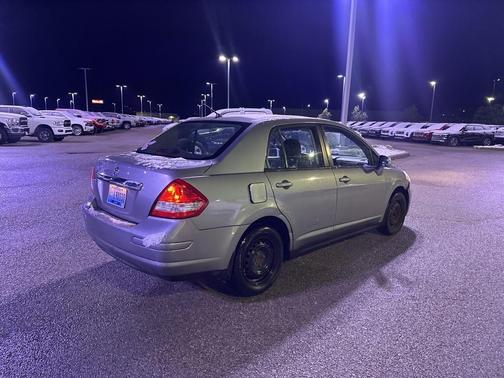 2010 Nissan Versa 1.8 S