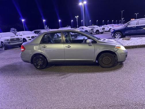 2010 Nissan Versa 1.8 S