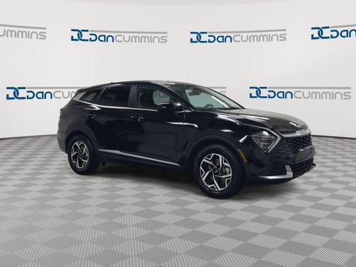 Fusion Orange 2024 Kia Sportage LX