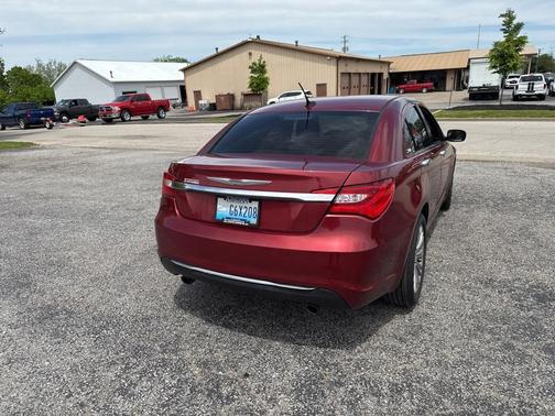2013 Chrysler 200 Limited