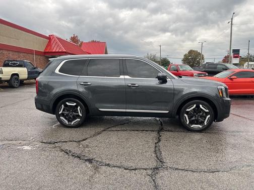 2023 Kia Telluride S