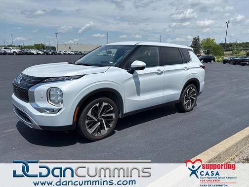2023 Mitsubishi Outlander SE