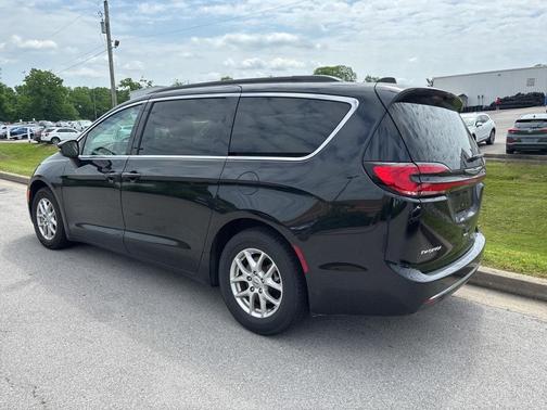 2022 Chrysler Pacifica Touring-L