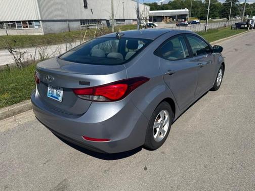 Shale Gray Metallic 2015 Hyundai ELANTRA SE