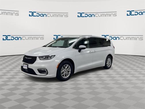 2023 Chrysler Pacifica Touring-L