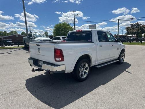 Bright White Clearcoat 2018 RAM 1500 Laramie