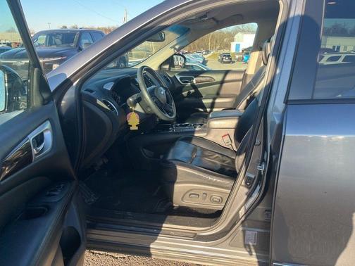 2015 Nissan Pathfinder SL