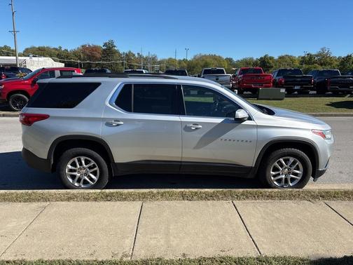 2020 Chevrolet Traverse LT Cloth