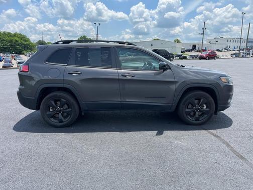 2023 Jeep Cherokee Altitude Lux