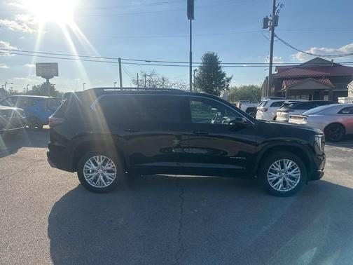 2024 GMC Acadia Elevation