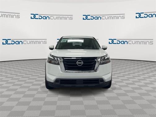2022 Nissan Pathfinder S
