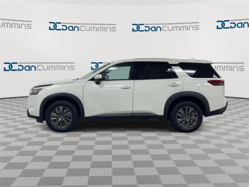 2022 Nissan Pathfinder S