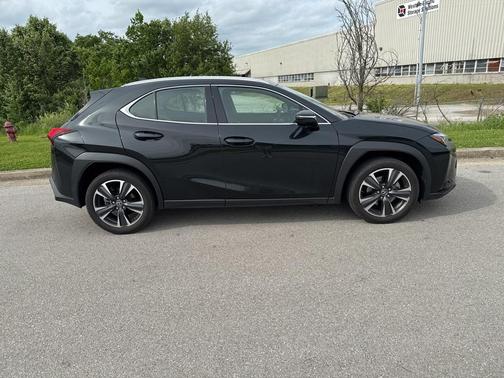2022 Lexus UX 200 Base