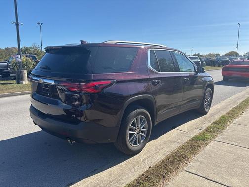 2022 Chevrolet Traverse LT Cloth