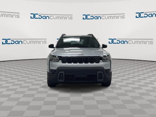 Silver Zynith Clearcoat 2026 Jeep Cherokee LAREDO/LIMITED