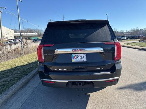 2022 GMC Yukon XL SLT