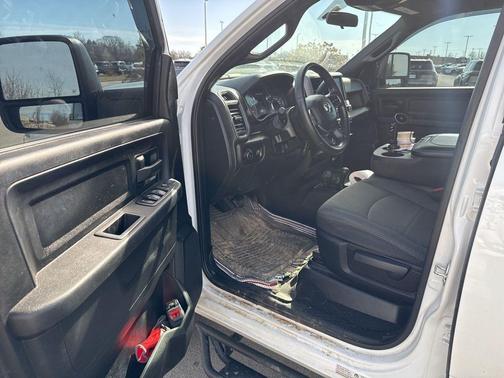 Bright White Clearcoat 2024 RAM 3500 Tradesman