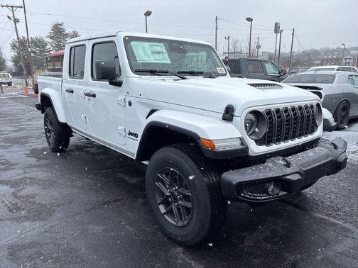 2026 Jeep Gladiator Sport