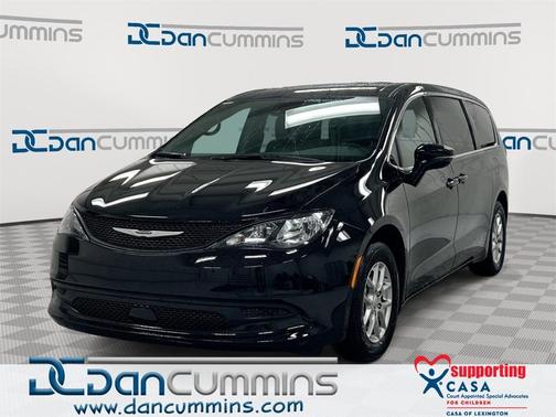 2025 Chrysler Voyager LX