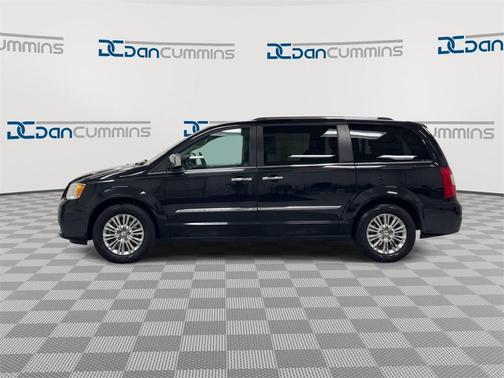 2015 Chrysler Town & Country Limited Platinum