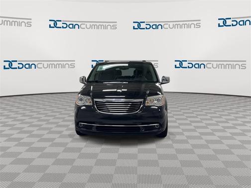 2015 Chrysler Town & Country Limited Platinum