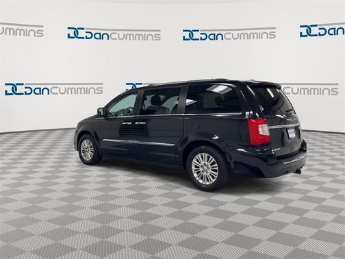 2015 Chrysler Town & Country Limited Platinum