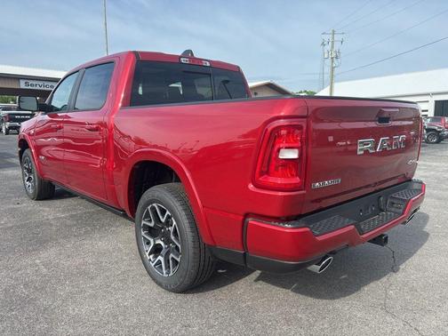 Molten Red Pearlcoat 2026 RAM 1500 Laramie