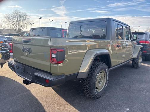 2026 Jeep Gladiator Sport