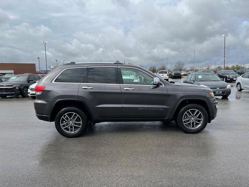 Photo 2 of 14 of 2017 Jeep Grand Cherokee Limited