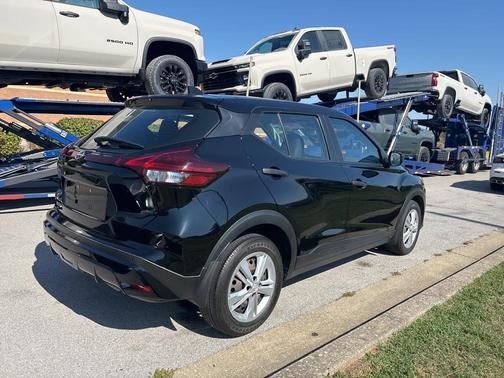 2023 Nissan Kicks S
