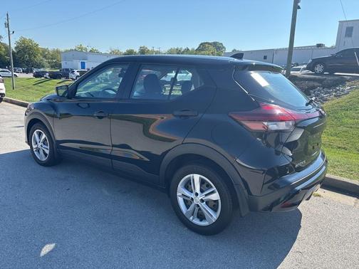 2023 Nissan Kicks S