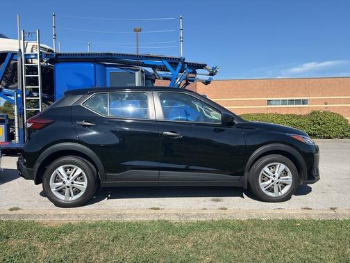 2023 Nissan Kicks S