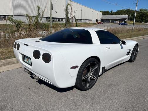 2004 Chevrolet Corvette Base