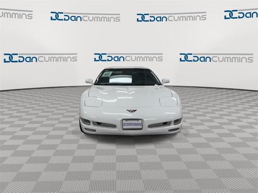 2004 Chevrolet Corvette Base