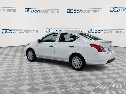 2016 Nissan Versa 1.6 S+