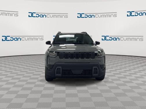 Sting Gray Clearcoat 2026 Jeep Cherokee LAREDO/LIMITED