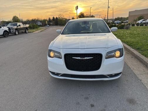 2016 Chrysler 300 S