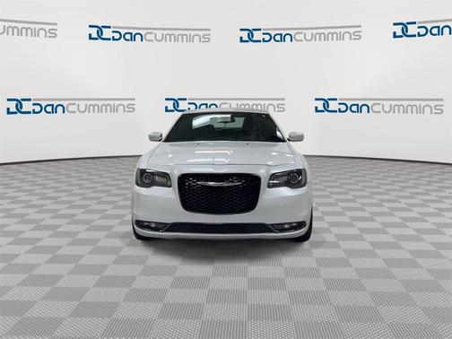 2016 Chrysler 300 S