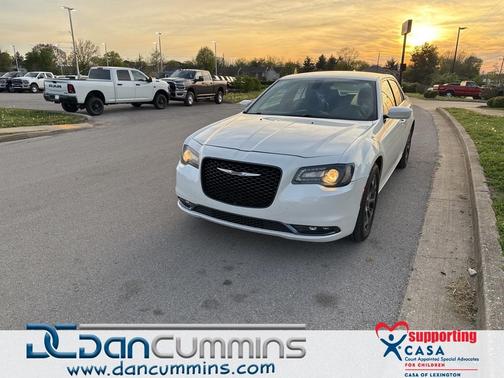 2016 Chrysler 300 S